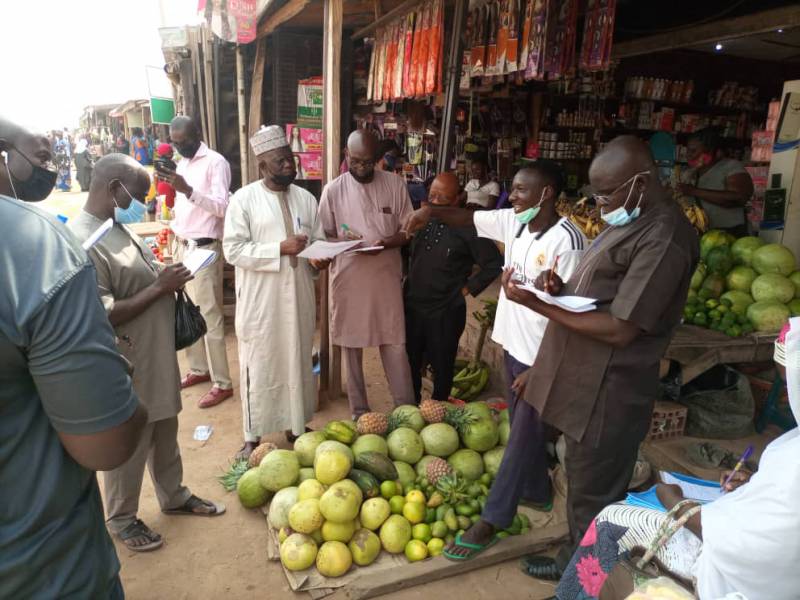 Market research in the Gwagwalada market