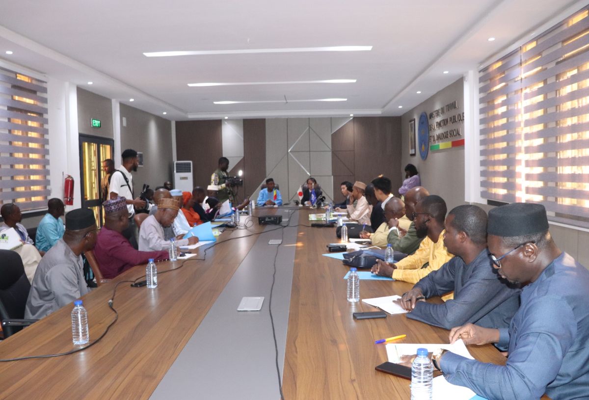 General view of participants in the conference hall during the official launch ceremony of the project.
