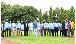 ナサラワ農業開発プログラム（NADP）職員とSAA一行（ナイジェリア、ナサラワ州ラフィア郡にて）